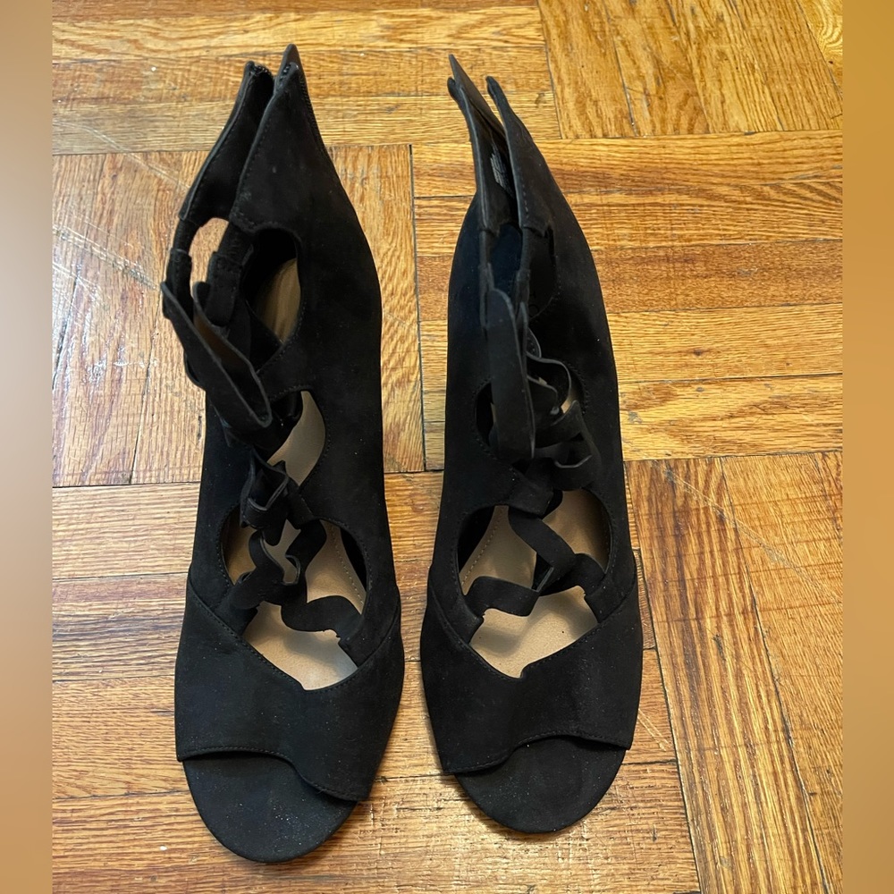 Torrid black pumps - peep toe with zipper in the back